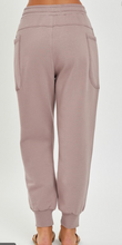 Load image into Gallery viewer, Side Pocket Relaxed Jogger Pant
